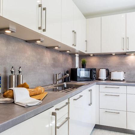 Apartment Eastside Mit 3 Zimmern Fur Bis Zu 5 Personen Mit Balkon Friedrichshafen Buitenkant foto
