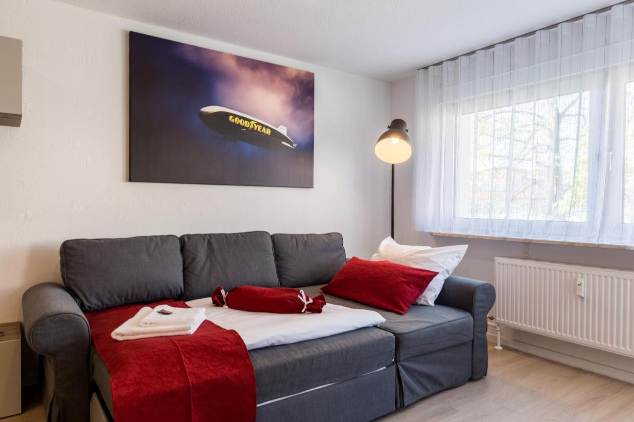 Apartment Eastside Mit 3 Zimmern Fur Bis Zu 5 Personen Mit Balkon Friedrichshafen Buitenkant foto