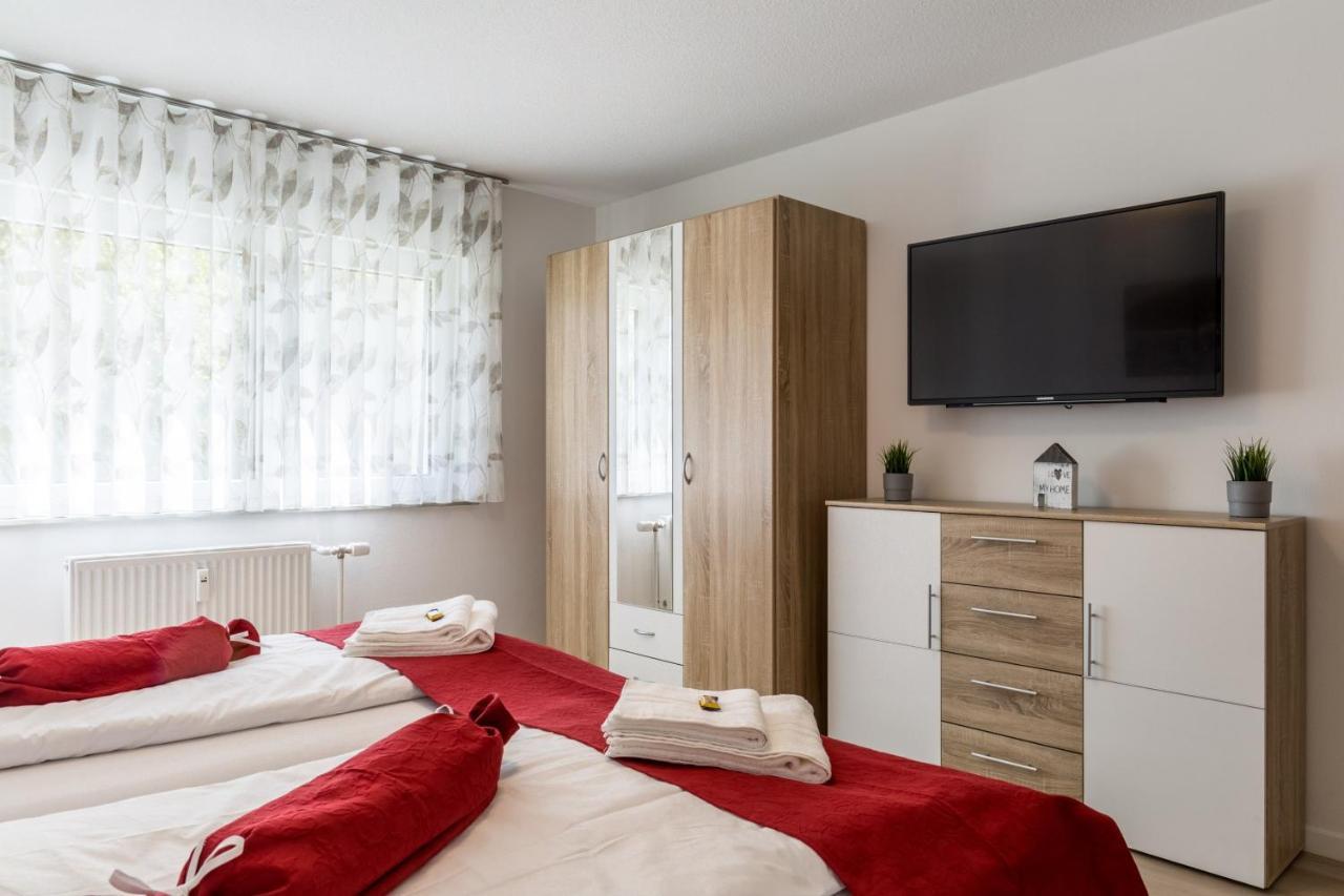 Apartment Eastside Mit 3 Zimmern Fur Bis Zu 5 Personen Mit Balkon Friedrichshafen Buitenkant foto