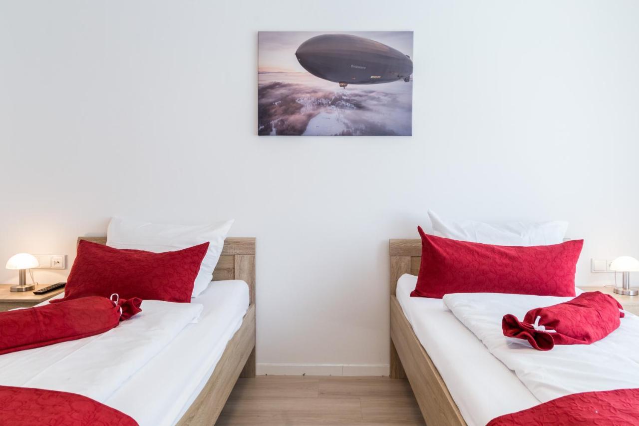 Apartment Eastside Mit 3 Zimmern Fur Bis Zu 5 Personen Mit Balkon Friedrichshafen Buitenkant foto