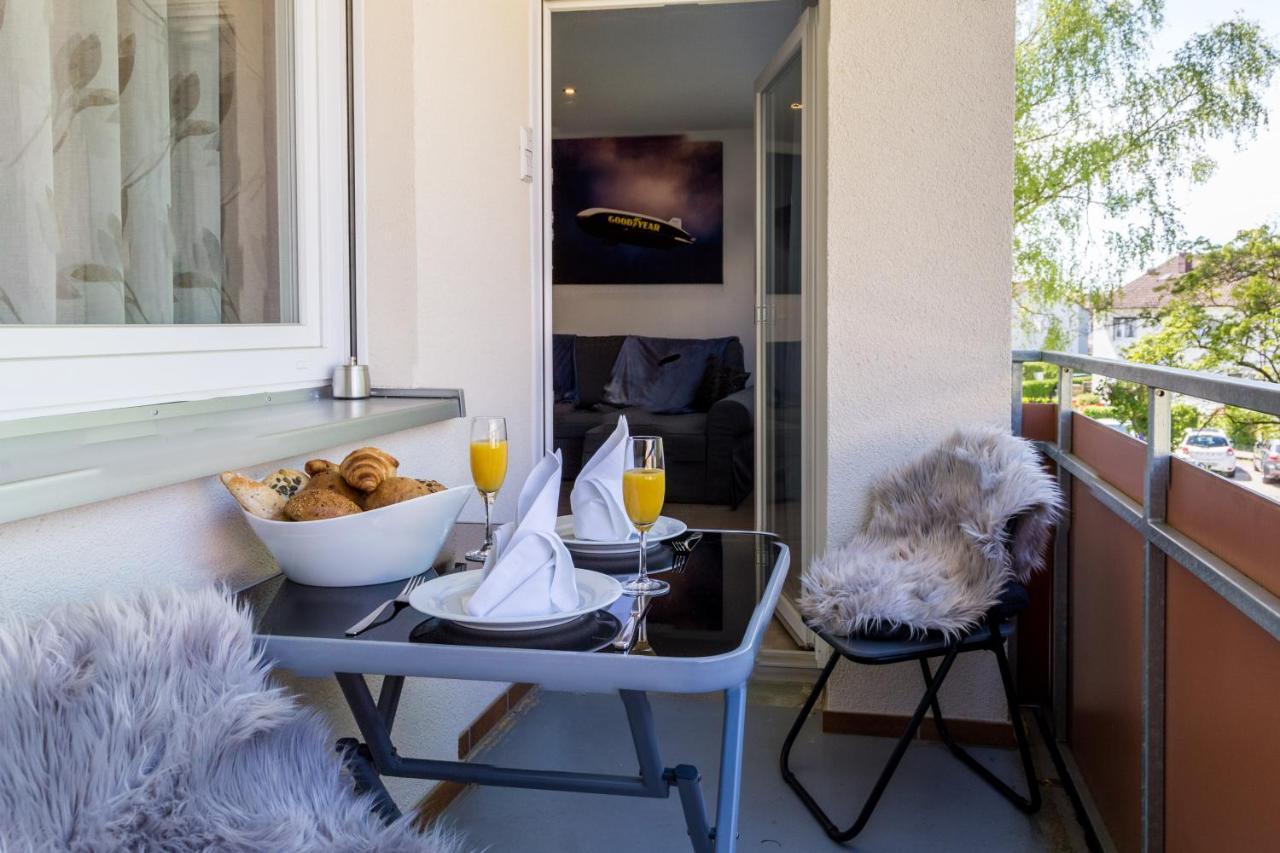 Apartment Eastside Mit 3 Zimmern Fur Bis Zu 5 Personen Mit Balkon Friedrichshafen Buitenkant foto
