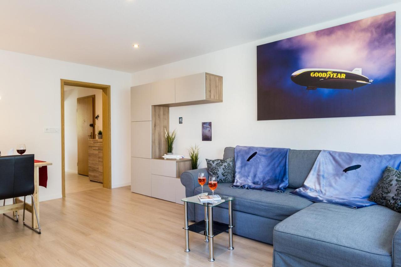 Apartment Eastside Mit 3 Zimmern Fur Bis Zu 5 Personen Mit Balkon Friedrichshafen Buitenkant foto