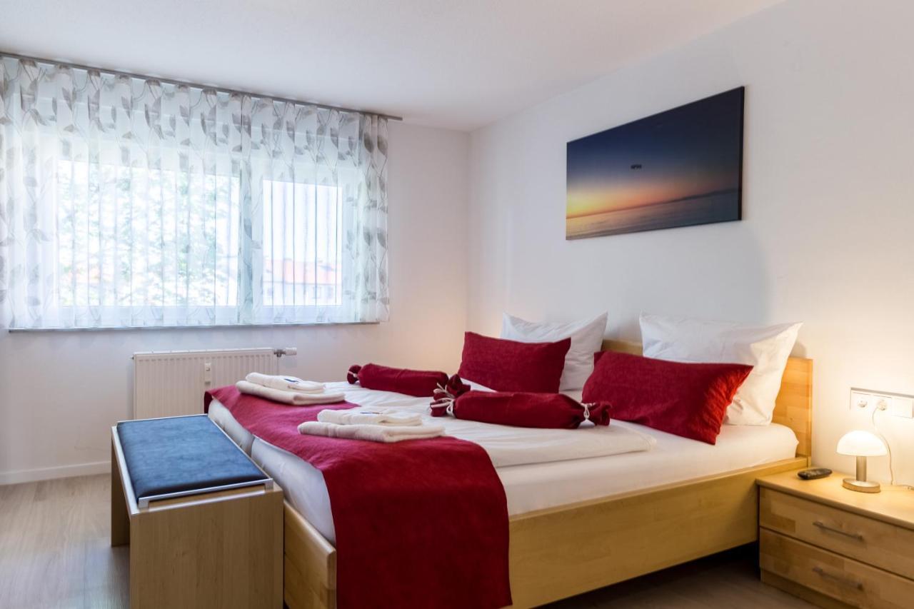 Apartment Eastside Mit 3 Zimmern Fur Bis Zu 5 Personen Mit Balkon Friedrichshafen Buitenkant foto